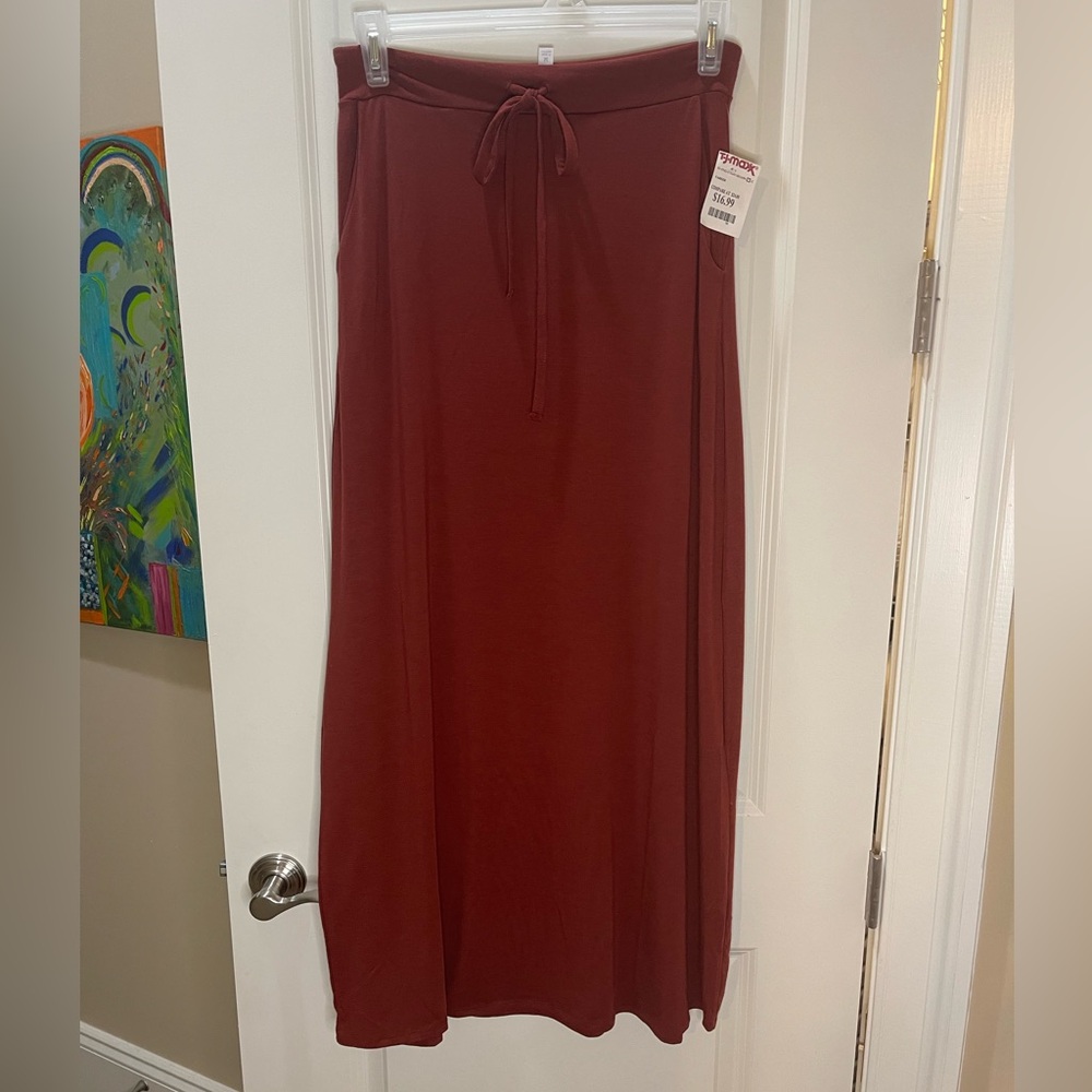 NWT Zenana Outfitters Maxi Skirt Dark Rust With Pockets Drawstring Size M - Picture 3 of 6